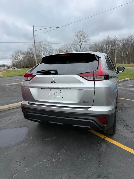 2022 Mitsubishi Eclipse Cross - Image 4 of 19