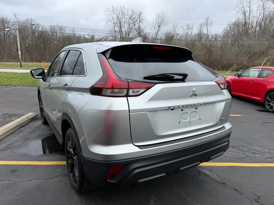 2022 Mitsubishi Eclipse Cross - Image 5 of 19