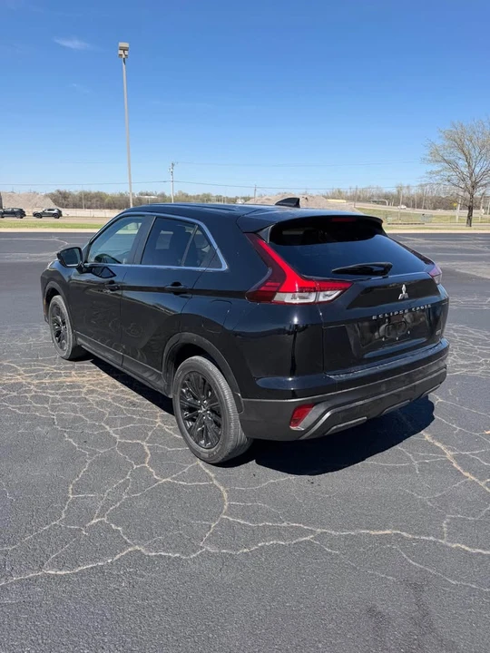 2022 Mitsubishi Eclipse Cross - Image 3 of 9