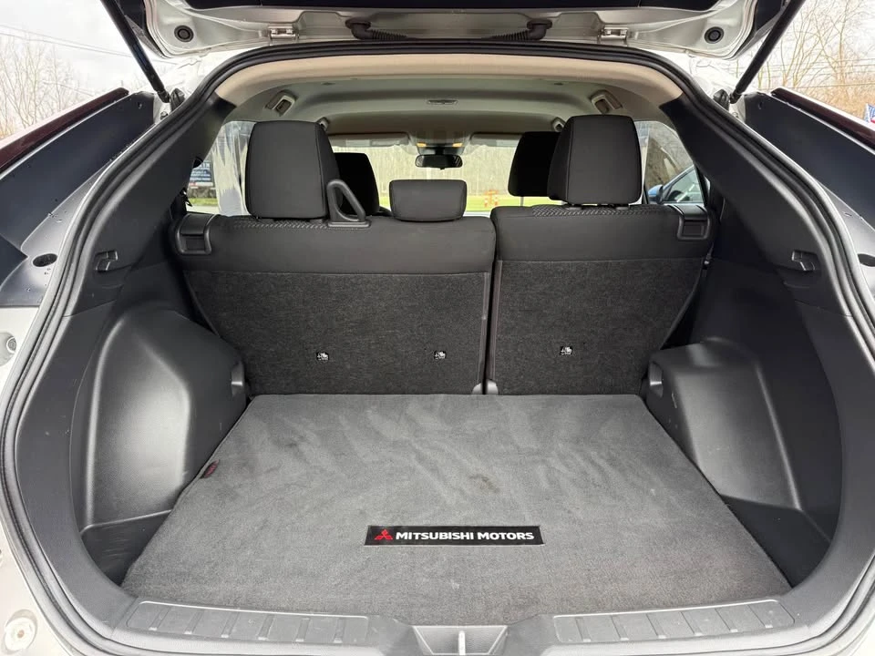 2022 Mitsubishi Eclipse Cross - Image 18 of 19