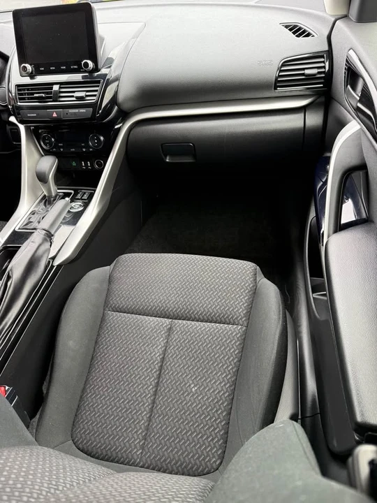 2022 Mitsubishi Eclipse Cross - Image 10 of 19