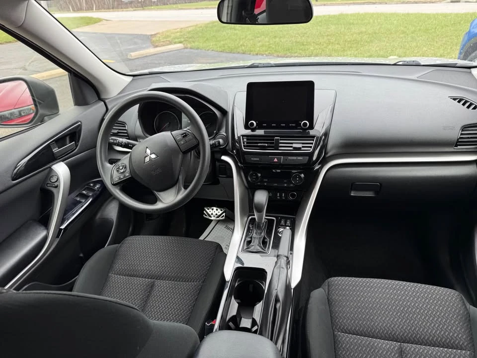 2022 Mitsubishi Eclipse Cross - Image 9 of 19
