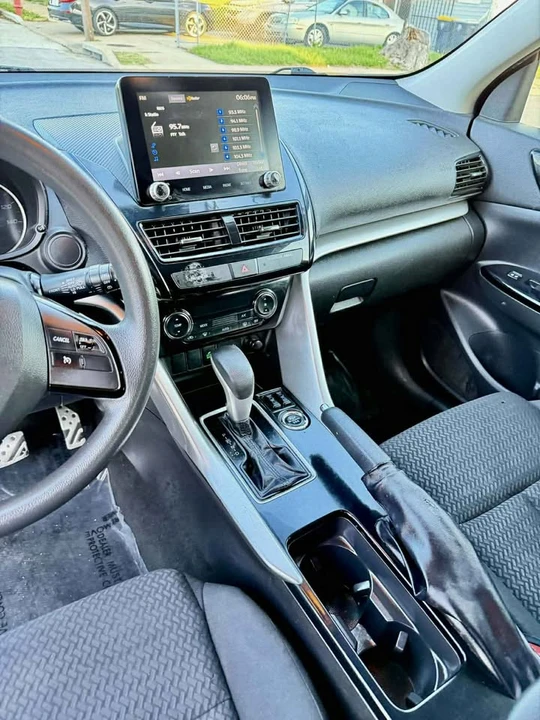 2022 Mitsubishi Eclipse Cross - Image 9 of 20