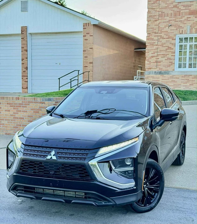 2022 Mitsubishi Eclipse Cross - Image 2 of 20