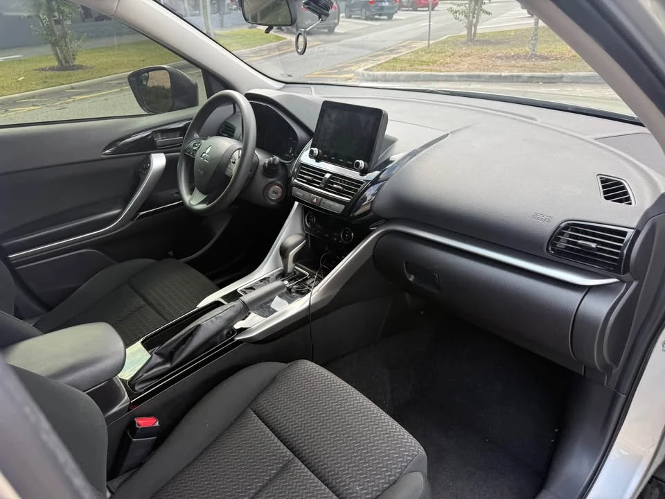 2022 Mitsubishi Eclipse Cross - Image 9 of 12
