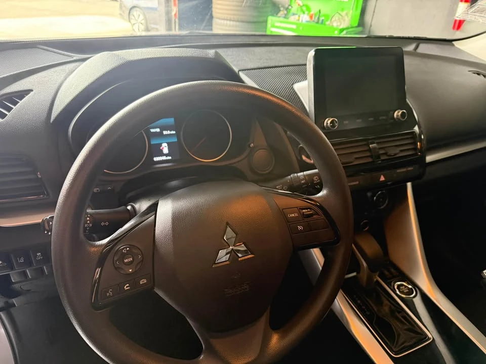 2022 Mitsubishi Eclipse Cross - Image 11 of 12