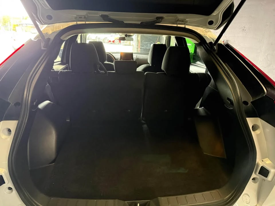 2022 Mitsubishi Eclipse Cross - Image 9 of 12