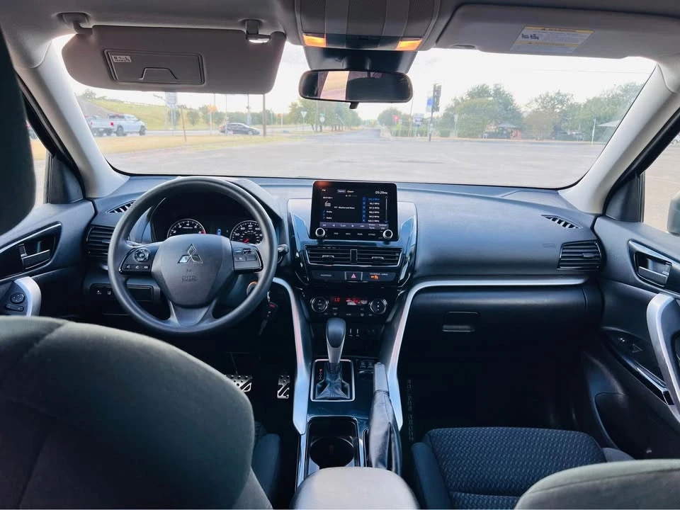2022 Mitsubishi Eclipse Cross - Image 7 of 10