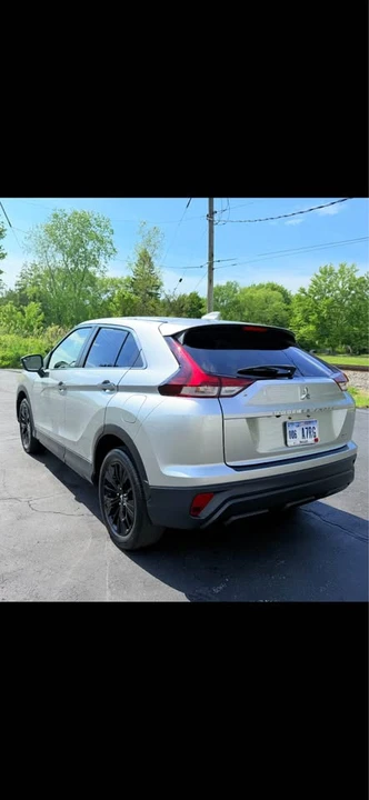 2022 Mitsubishi Eclipse Cross - Image 7 of 18