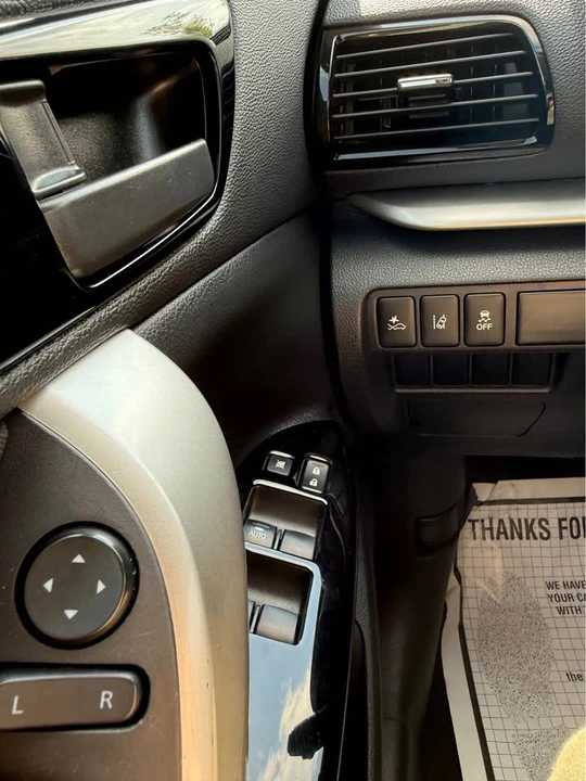 2022 Mitsubishi Eclipse Cross - Image 13 of 18