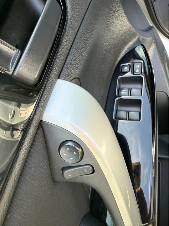 2022 Mitsubishi Eclipse Cross - Image 14 of 18