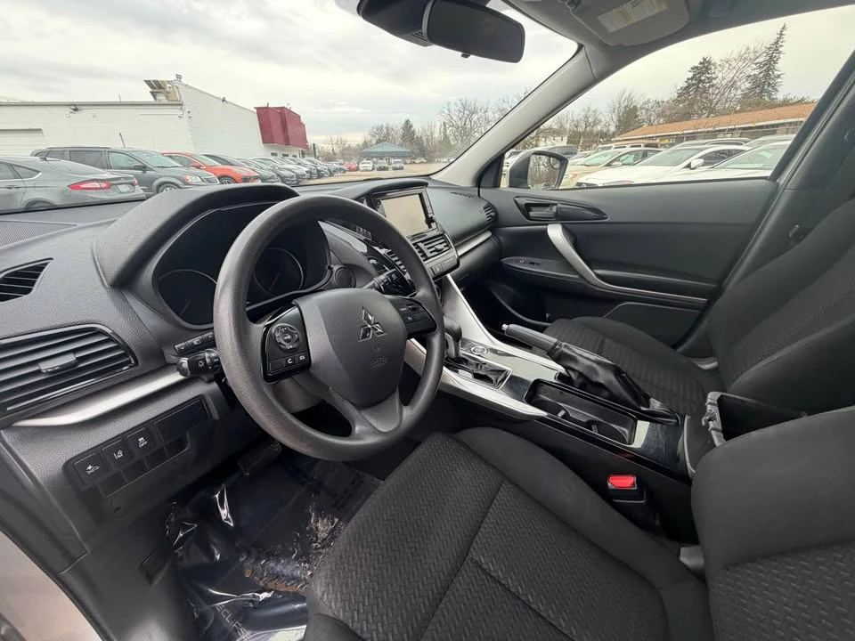 2022 Mitsubishi Eclipse Cross - Image 10 of 20