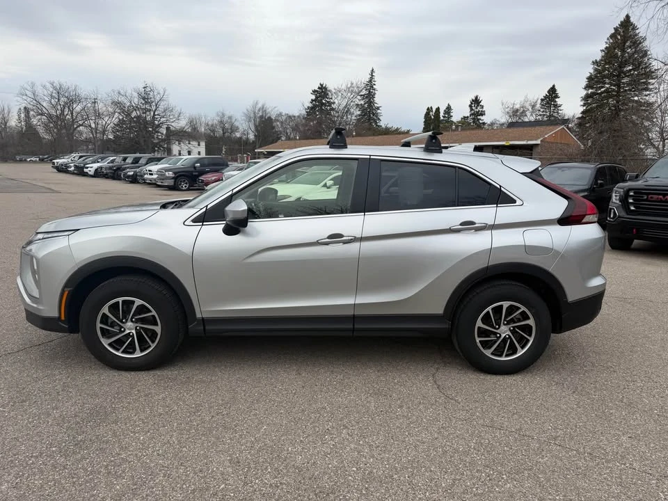 2022 Mitsubishi Eclipse Cross - Image 4 of 20