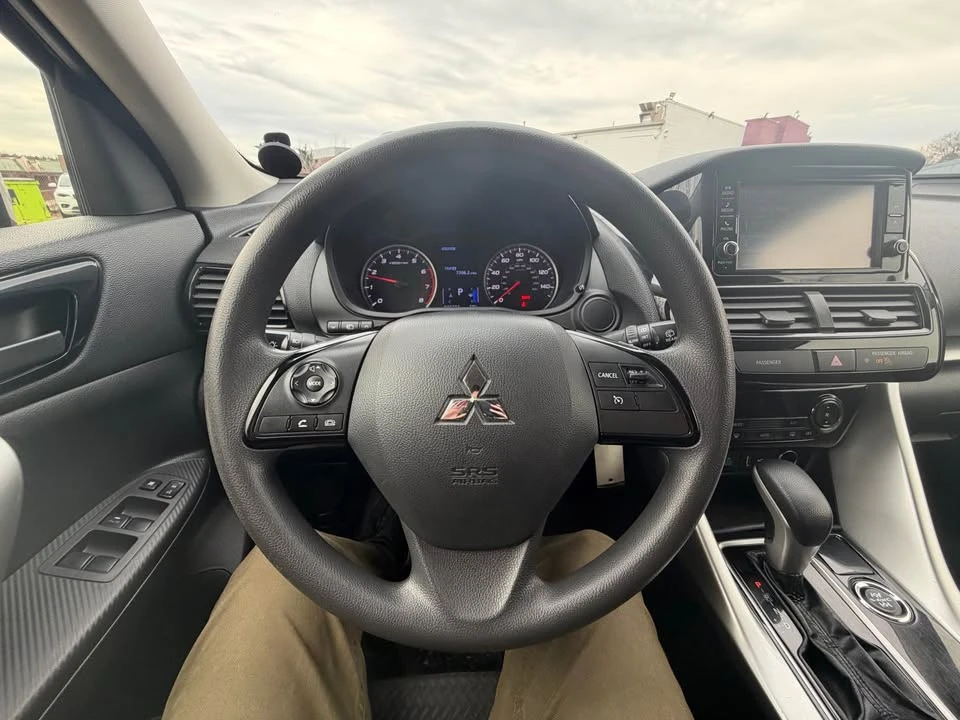 2022 Mitsubishi Eclipse Cross - Image 13 of 20