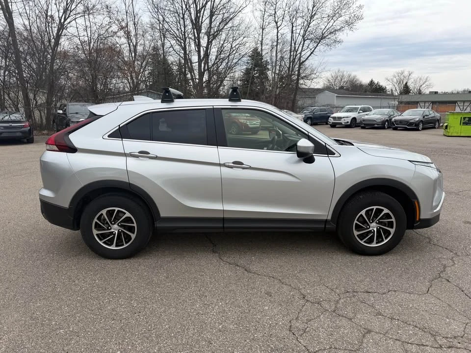 2022 Mitsubishi Eclipse Cross - Image 7 of 20