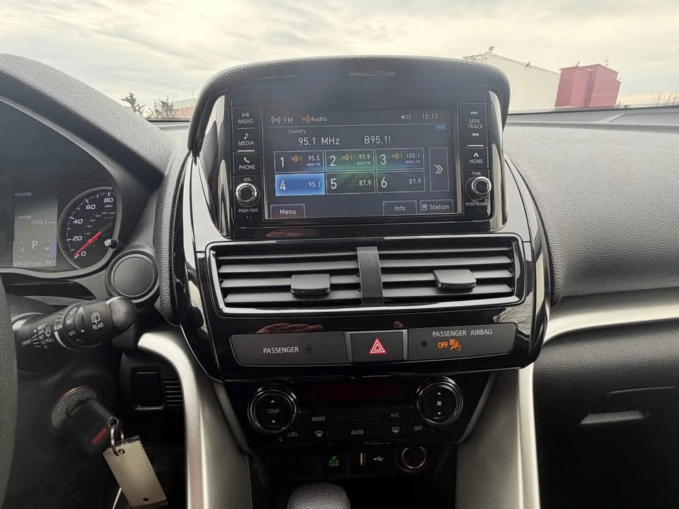 2022 Mitsubishi Eclipse Cross - Image 15 of 20