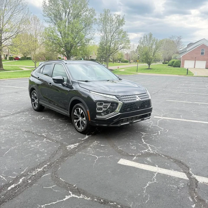 2022 Mitsubishi Eclipse Cross - Image 2 of 20