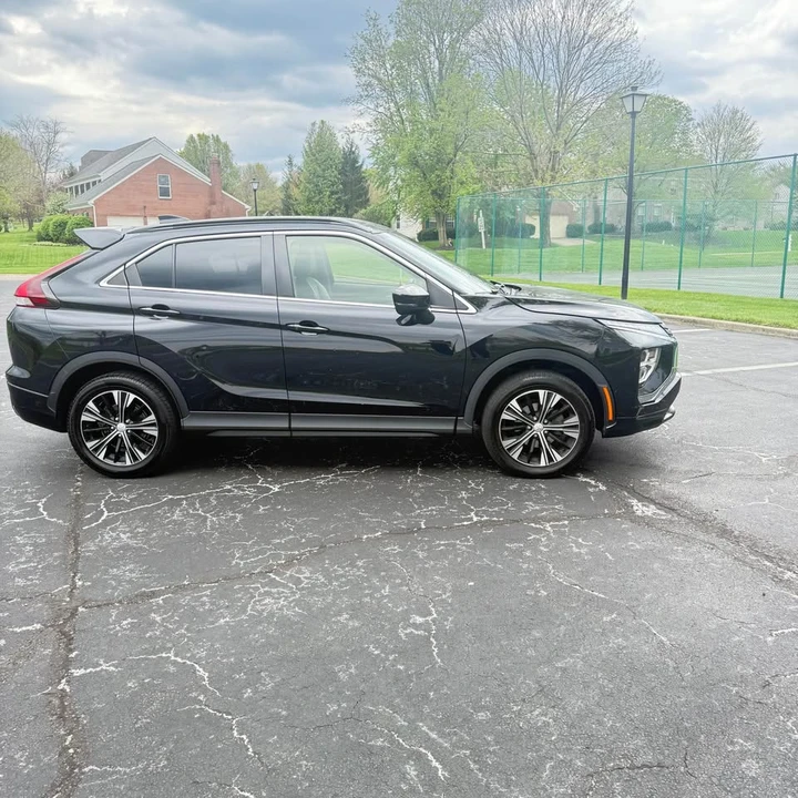 2022 Mitsubishi Eclipse Cross - Image 3 of 20
