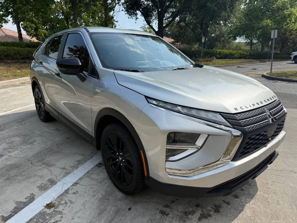 2022 Mitsubishi Eclipse Cross - Image 2 of 13
