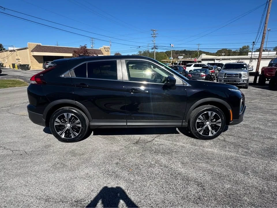2022 Mitsubishi Eclipse Cross - Image 5 of 18