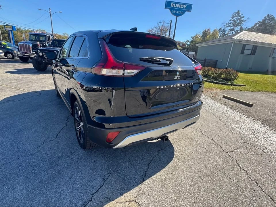 2022 Mitsubishi Eclipse Cross - Image 3 of 18