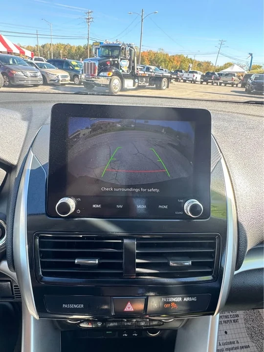 2022 Mitsubishi Eclipse Cross - Image 17 of 18