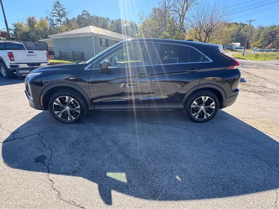 2022 Mitsubishi Eclipse Cross - Image 2 of 18