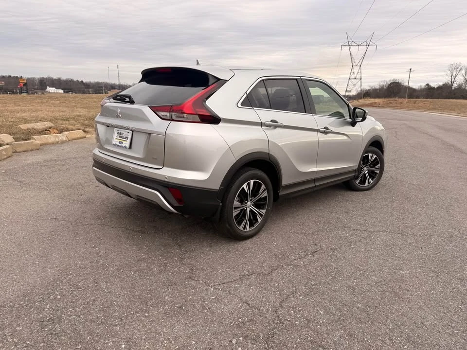 2022 Mitsubishi Eclipse Cross - Image 2 of 15