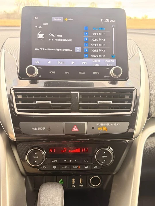 2022 Mitsubishi Eclipse Cross - Image 14 of 15