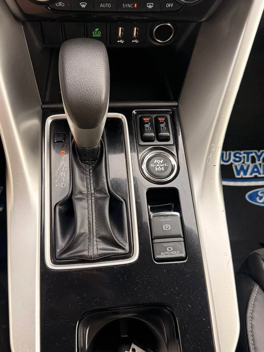2022 Mitsubishi Eclipse Cross - Image 13 of 15