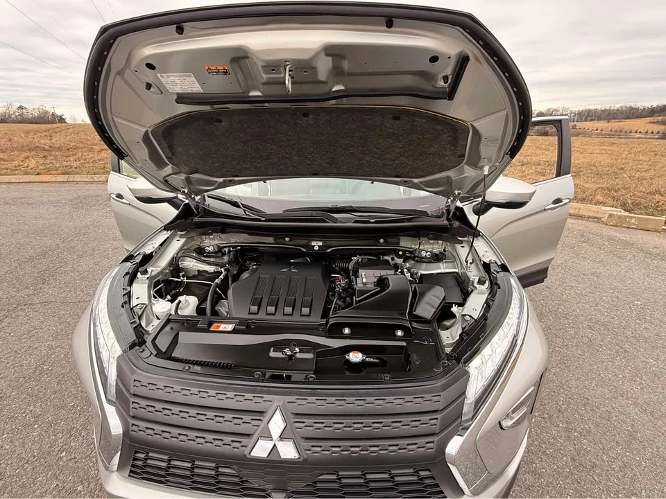 2022 Mitsubishi Eclipse Cross - Image 4 of 15