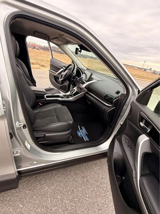 2022 Mitsubishi Eclipse Cross - Image 8 of 15