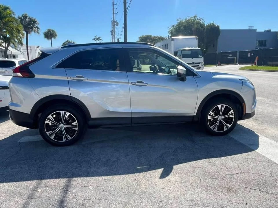 2022 Mitsubishi Eclipse Cross - Image 4 of 11
