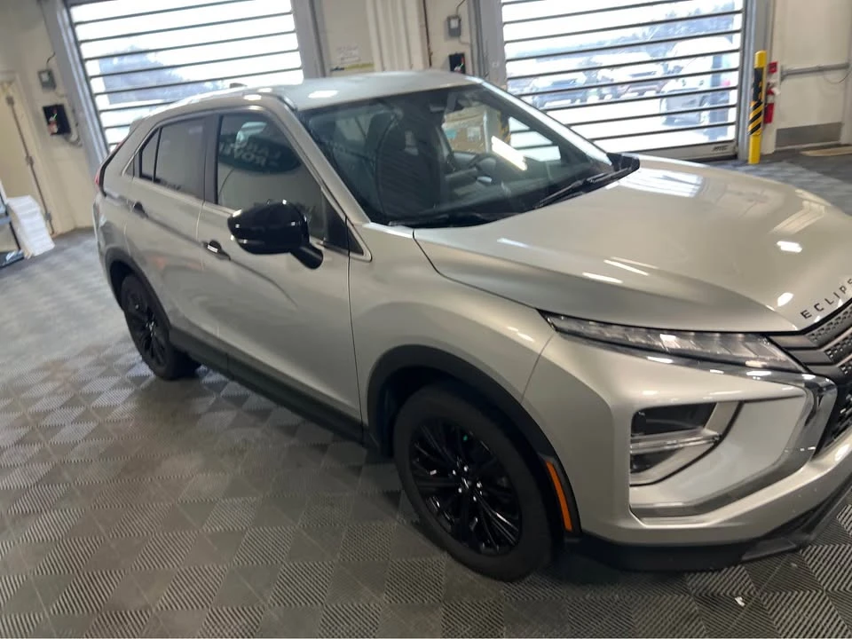 2022 Mitsubishi Eclipse Cross - Image 4 of 10
