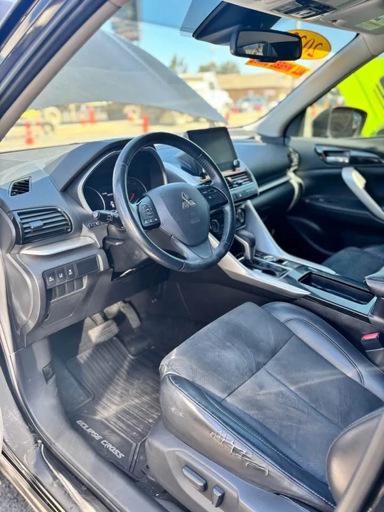 2022 Mitsubishi Eclipse Cross - Image 2 of 11