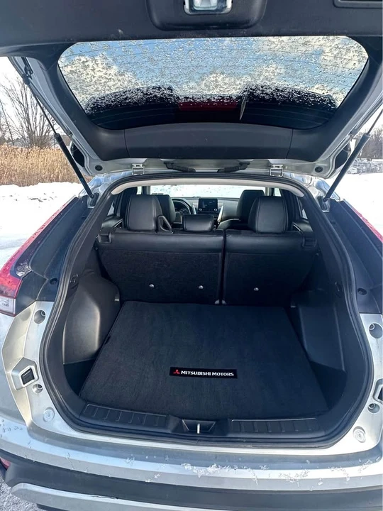 2022 Mitsubishi Eclipse Cross - Image 8 of 12