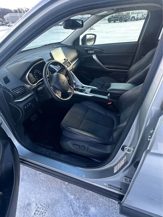 2022 Mitsubishi Eclipse Cross - Image 10 of 12