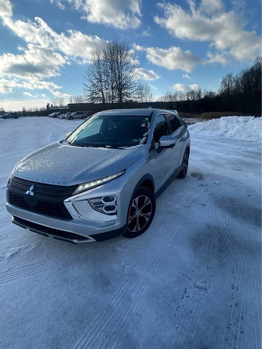 2022 Mitsubishi Eclipse Cross - Image 2 of 12