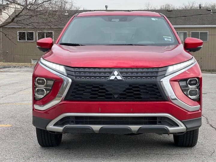 2022 Mitsubishi Eclipse Cross - Image 2 of 11