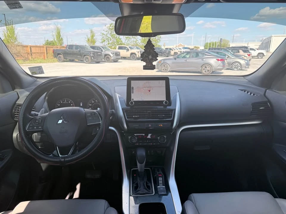2022 Mitsubishi Eclipse Cross - Image 4 of 9