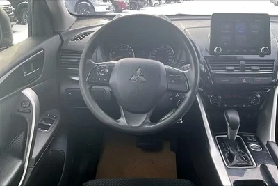 2022 Mitsubishi Eclipse Cross - Image 4 of 20