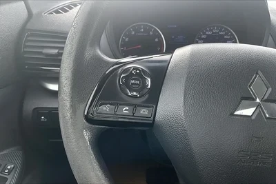 2022 Mitsubishi Eclipse Cross - Image 13 of 20