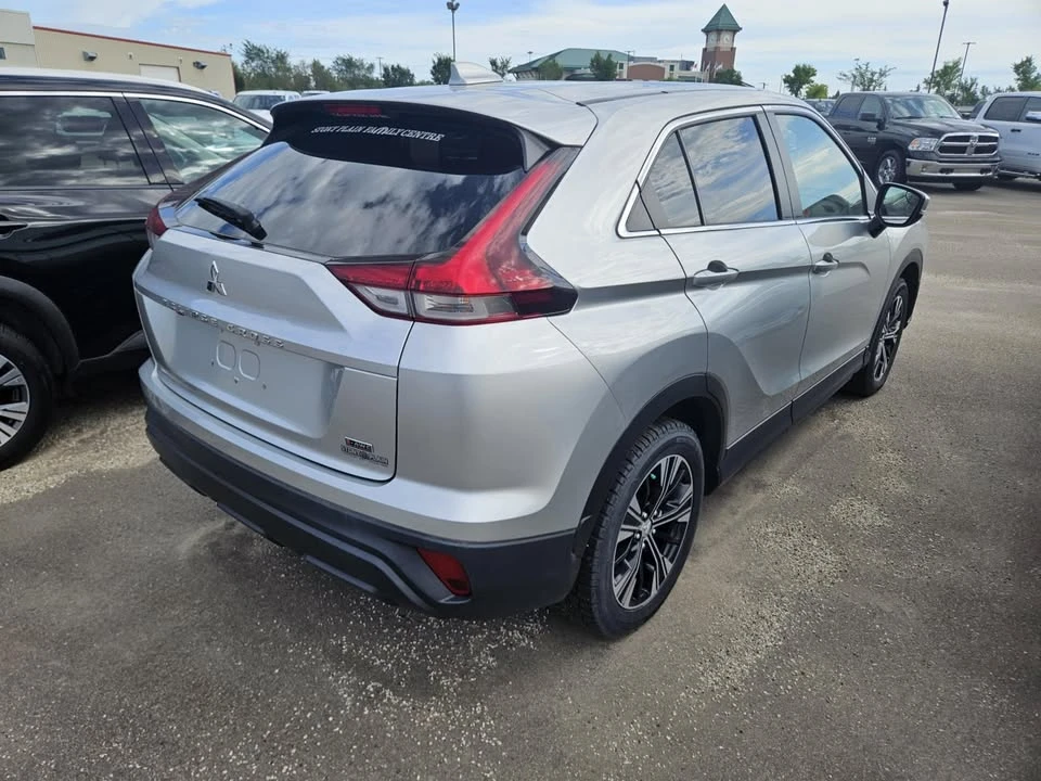 2022 Mitsubishi Eclipse Cross - Image 2 of 11