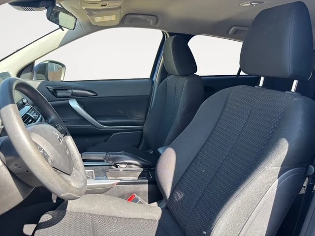2022 Mitsubishi Eclipse Cross - Image 9 of 17