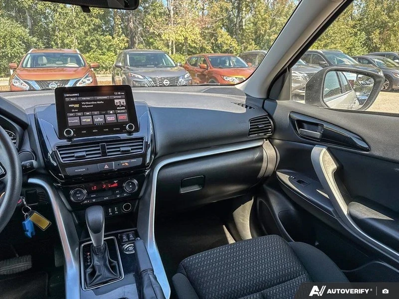 2022 Mitsubishi Eclipse Cross - Image 11 of 19