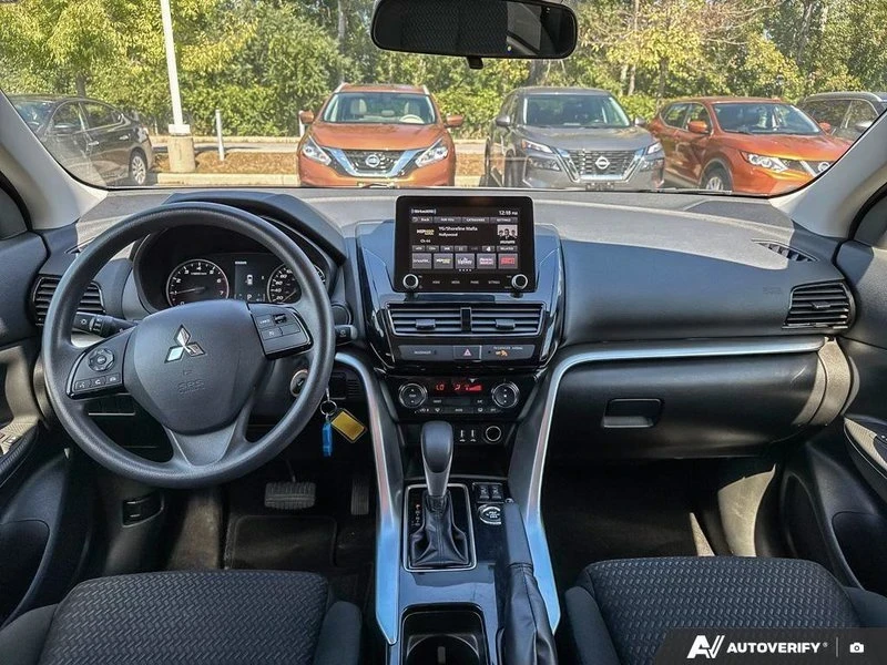 2022 Mitsubishi Eclipse Cross - Image 10 of 19