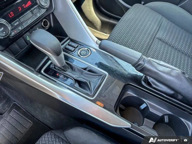 2022 Mitsubishi Eclipse Cross - Image 15 of 19