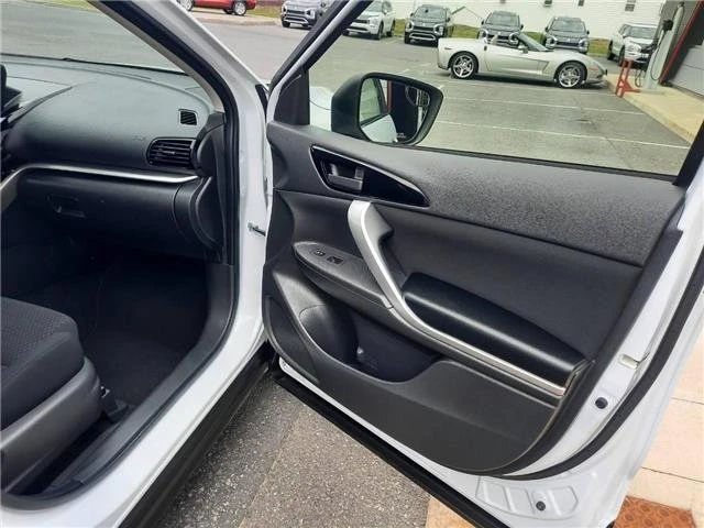 2022 Mitsubishi Eclipse Cross - Image 17 of 20
