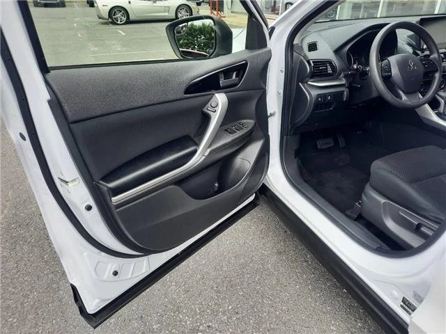 2022 Mitsubishi Eclipse Cross - Image 11 of 20