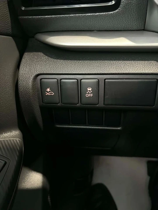 2022 Mitsubishi Eclipse Cross - Image 16 of 19